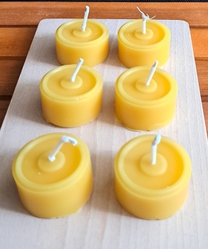 tealights with decorative edge, made from 100% beeswax